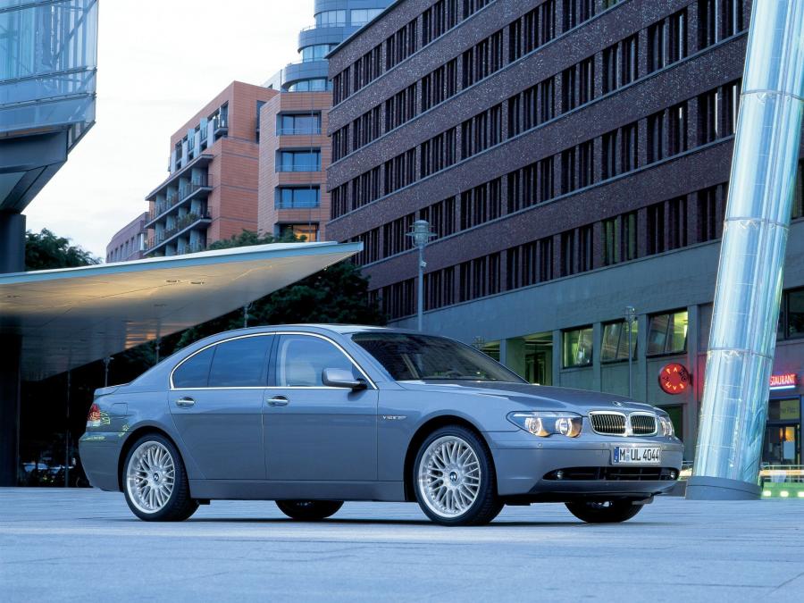  BMW 760i 2003 года  (фото 4 из 15)
